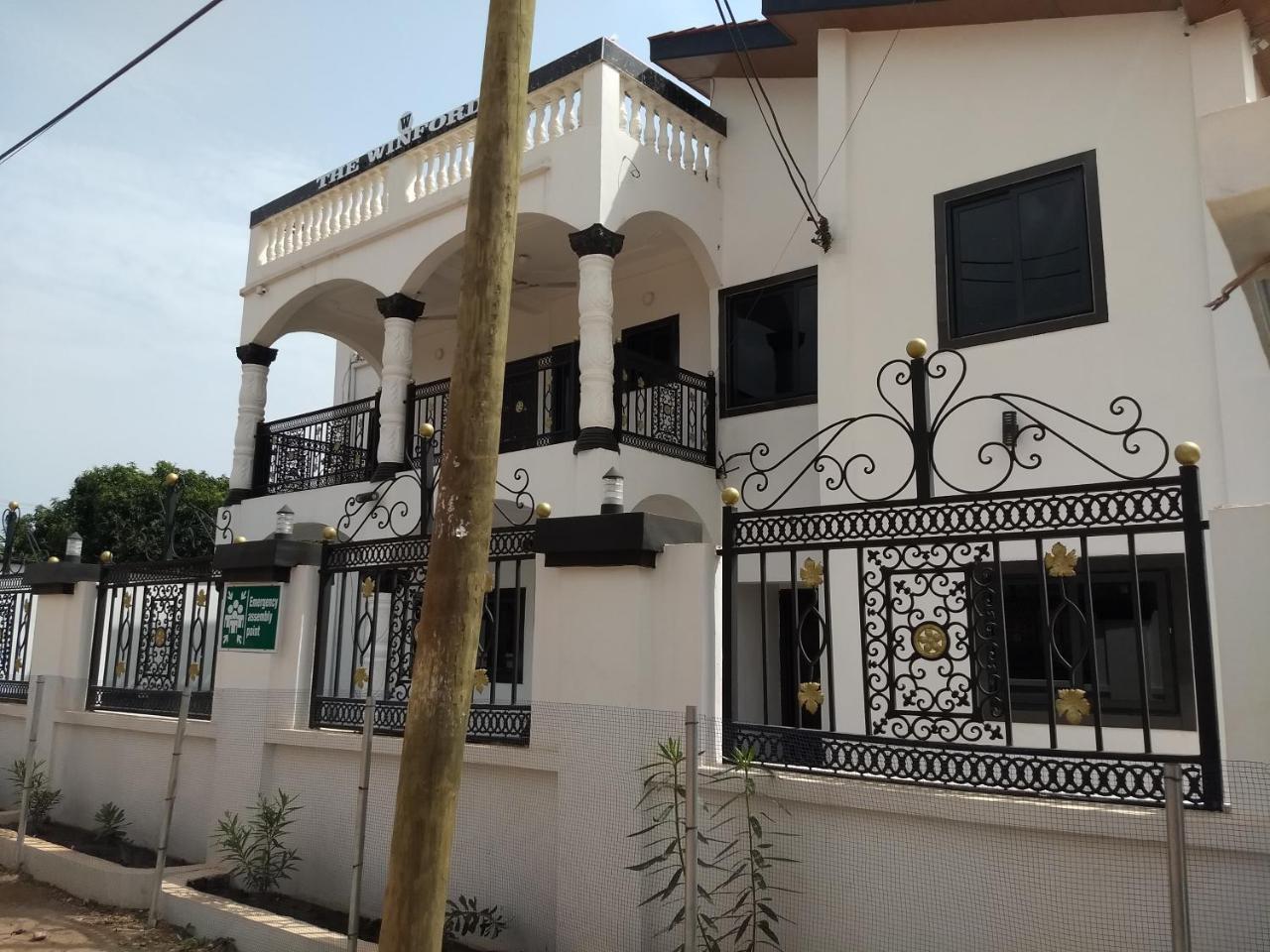The Winford Boutique Hotel Achimota Taifa Exterior photo