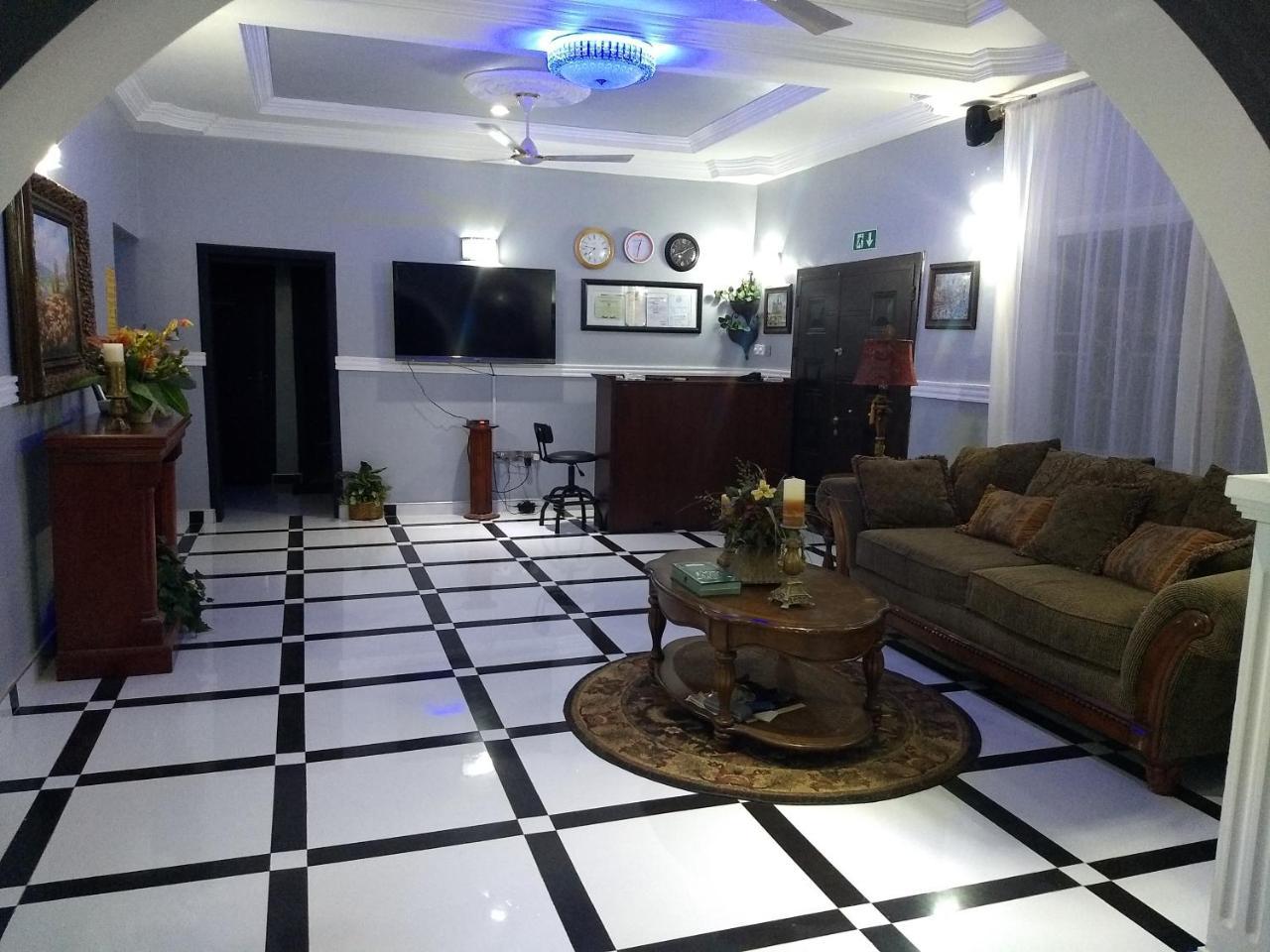 The Winford Boutique Hotel Achimota Taifa Exterior photo