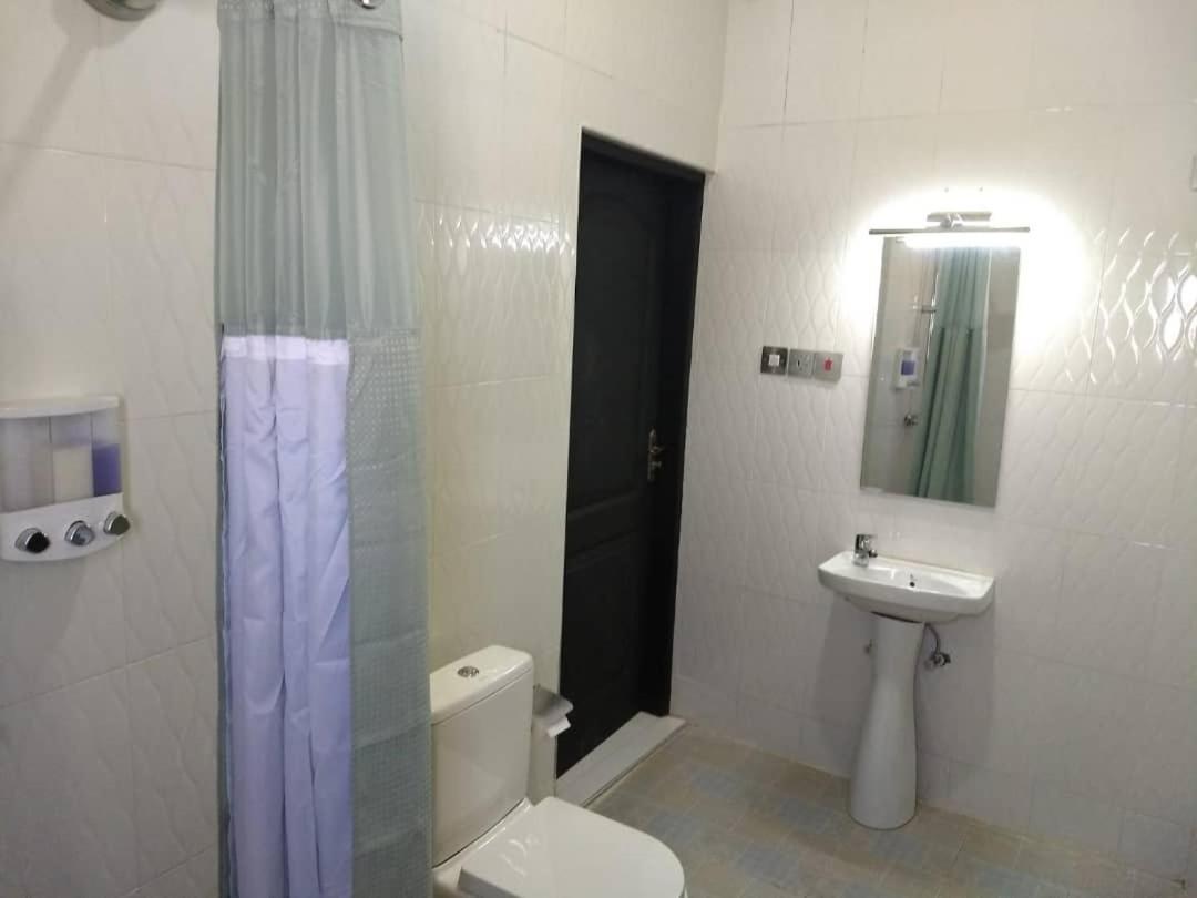 The Winford Boutique Hotel Achimota Taifa Exterior photo